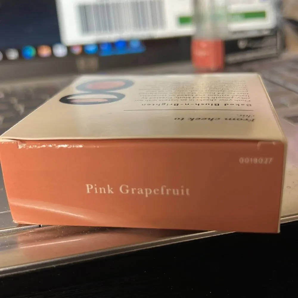 Laura GELLER Marbleized Blush- 0.16 oz - Picture 3 of 3